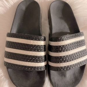 COPY - Adidas Classic Slides Size 8 Black White